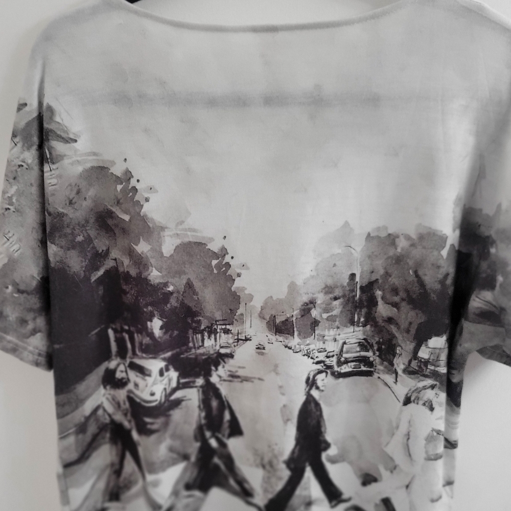 Beatles V-Neck Street-Scene Graphic Tee Abbey Road Washed Monochrome Black White - Picture 8 of 10